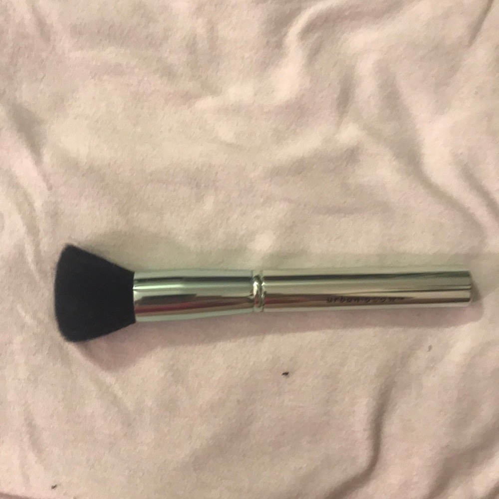Urban Glow Stippling Contour Brush
